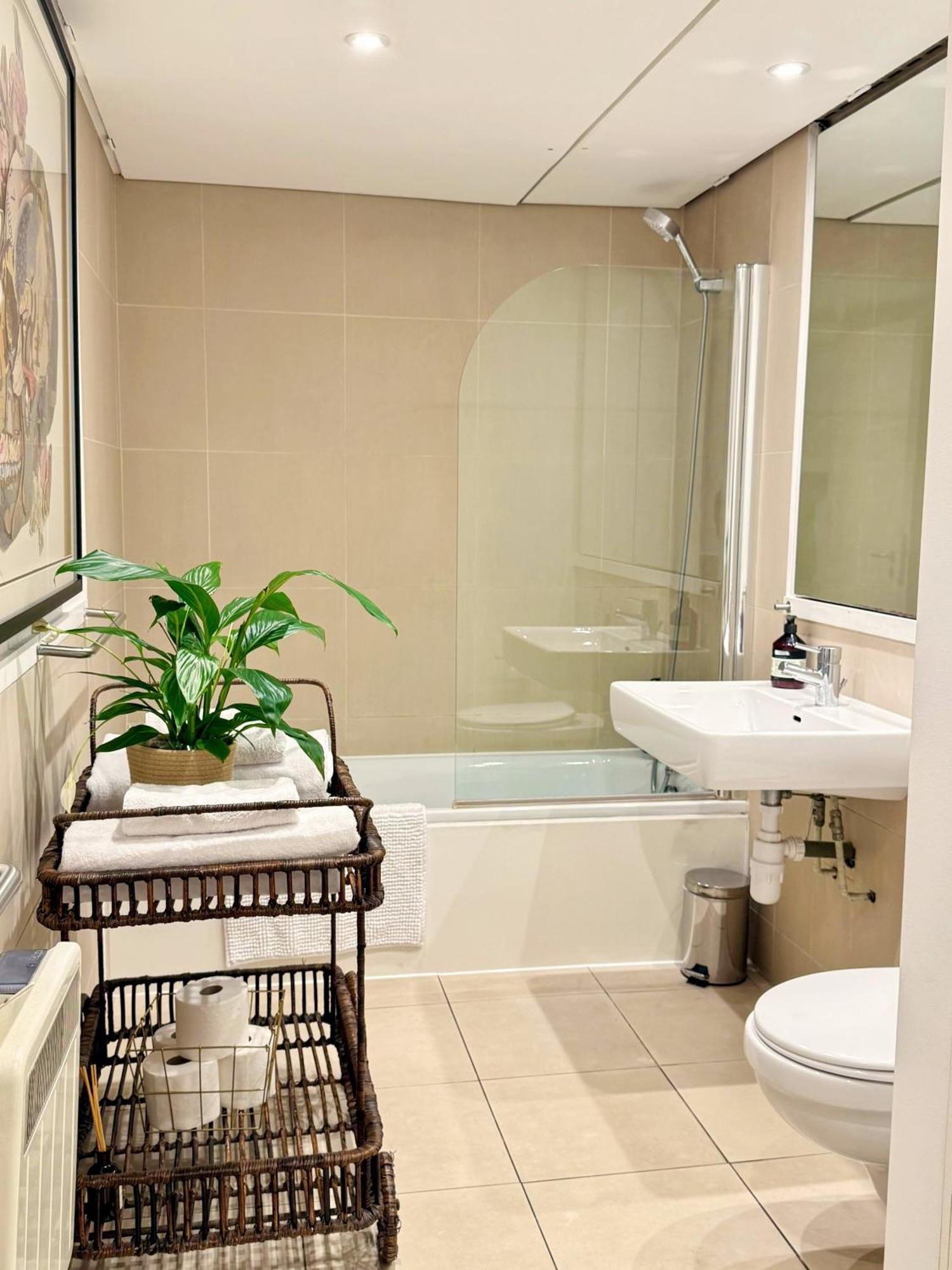 Spacious West End Duplex Apartment, W1 Central Λονδίνο Εξωτερικό φωτογραφία